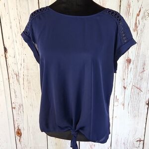 Fortune + Ivy Tabitha Crochet Detail Tie Front Navy Blue Blouse M